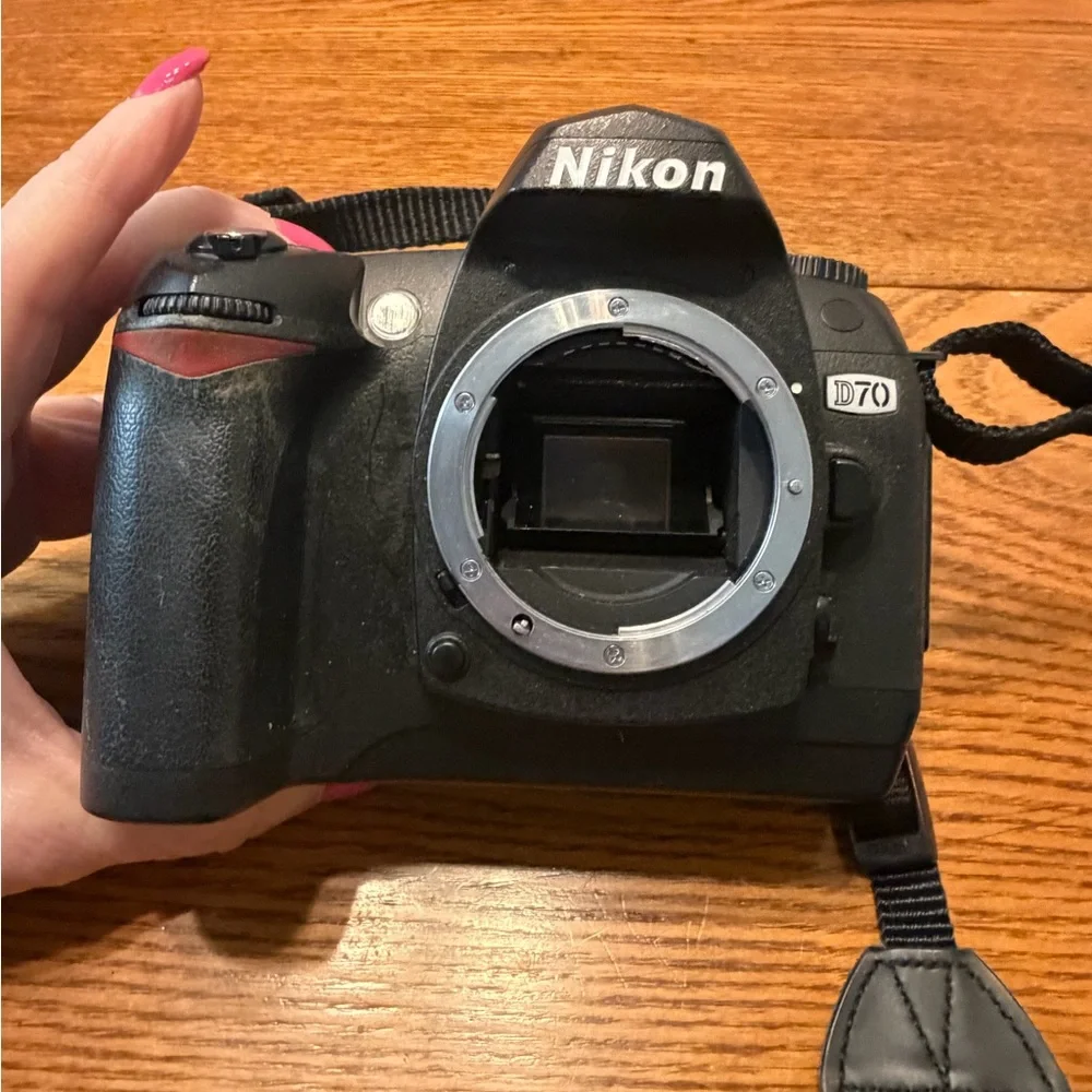 Nikon camera & accessories with Vintage Quantaray padded camera bag NOT TESTED